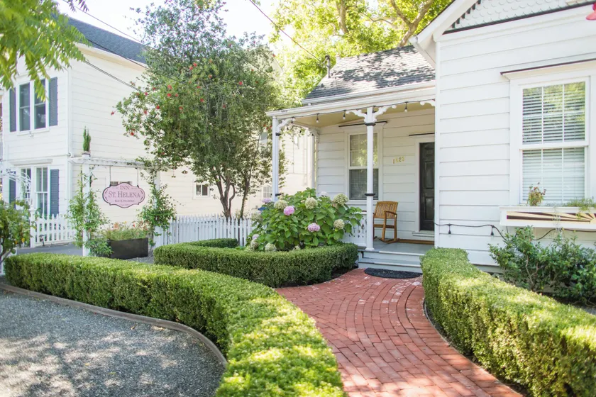 Inn St Helena - Image 1
