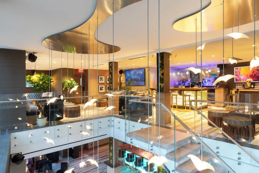 Artezen Hotel - Image 1