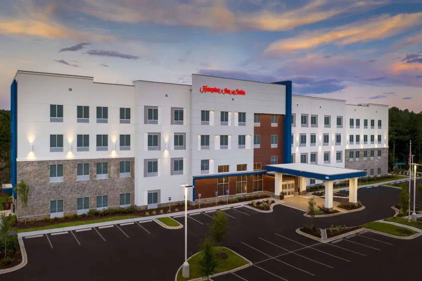 Hampton Inn & Suites Lexington Columbia - Image 1