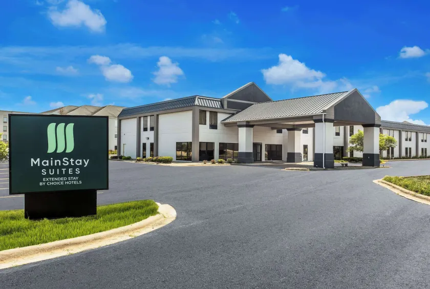 MainStay Suites Bourbonnais - Kankakee - Image 1