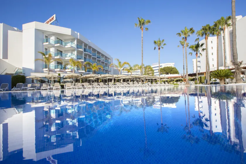 Hipotels Cala Millor Park - Image 1