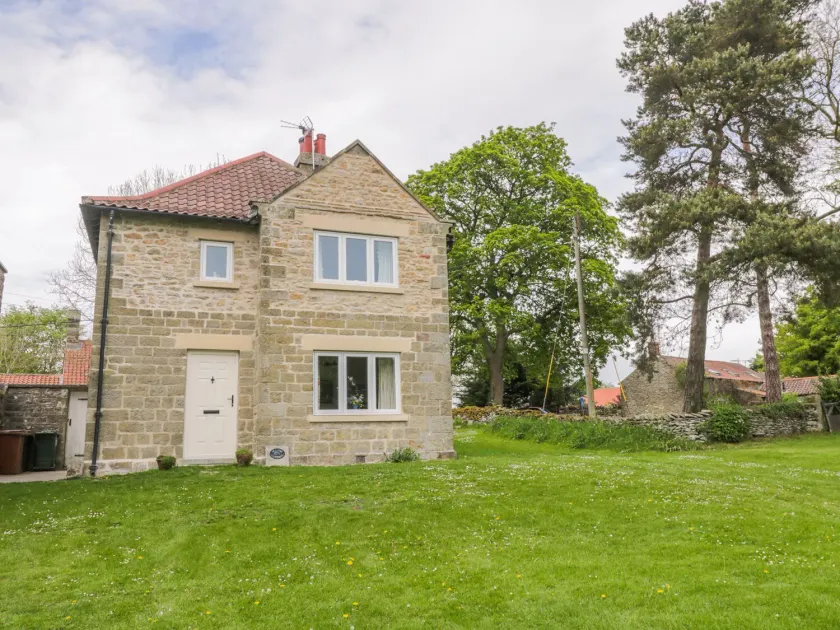 Manor Cottage - Image 1
