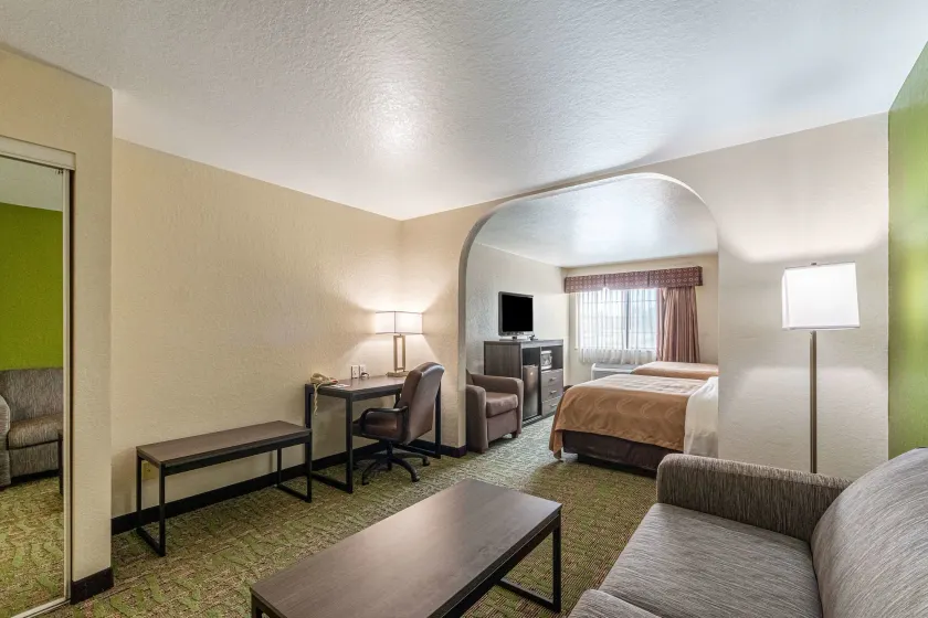 Quality Suites San Antonio Brooks City Base - Image 1