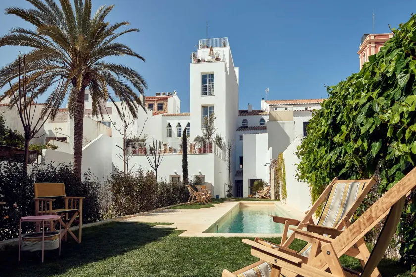 Cristine Bedfor Mahon Boutique Hotel - Image 1