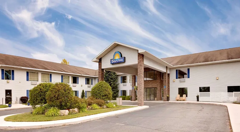 Days Inn by Wyndham Cadillac - Image 1