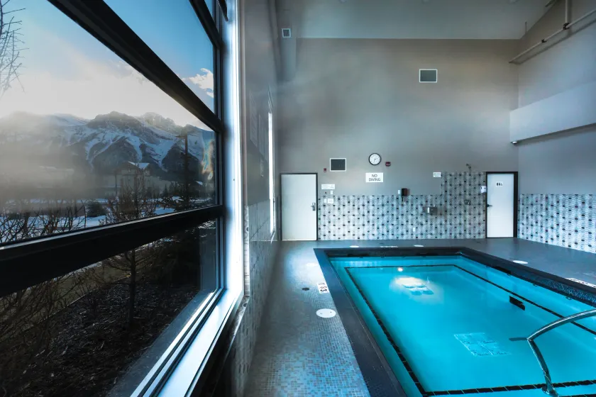Super 8 by Wyndham Canmore - Image 1