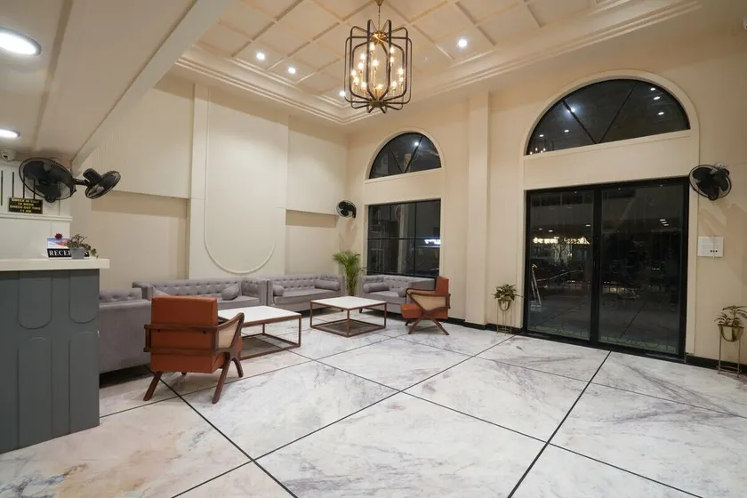 Hotel Square 36 - Interior entrance