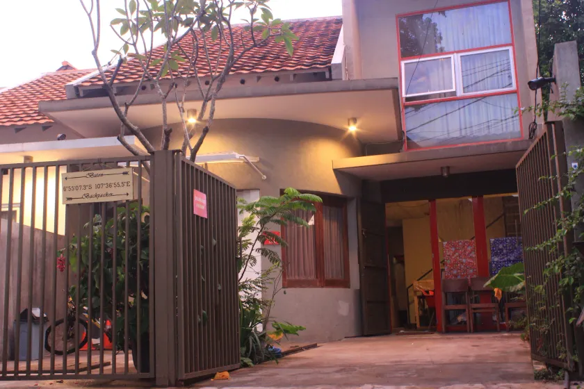 Buton Backpacker Lodge - Image 1