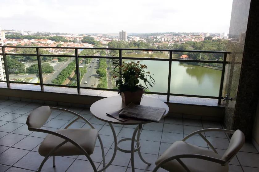 Lagoa Serena Flat Hotel - Image 1