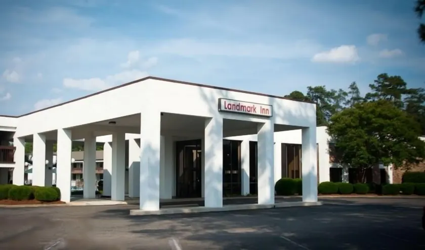 Landmark Inn - Image 1