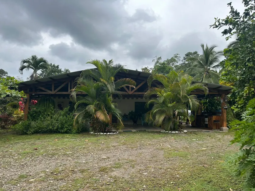 RIVER SIDE LODGE - Image 1