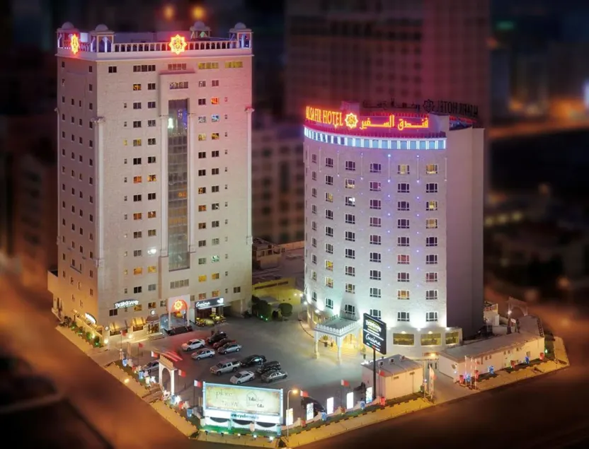 Al Safir Tower - Residence - Image 1