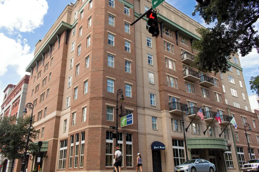 Holiday Inn Express Savannah - Historic District - Image 1