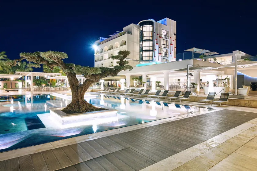 Mec Paestum Hotel - Image 1