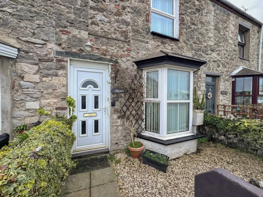 23 Beach Road - Image 1