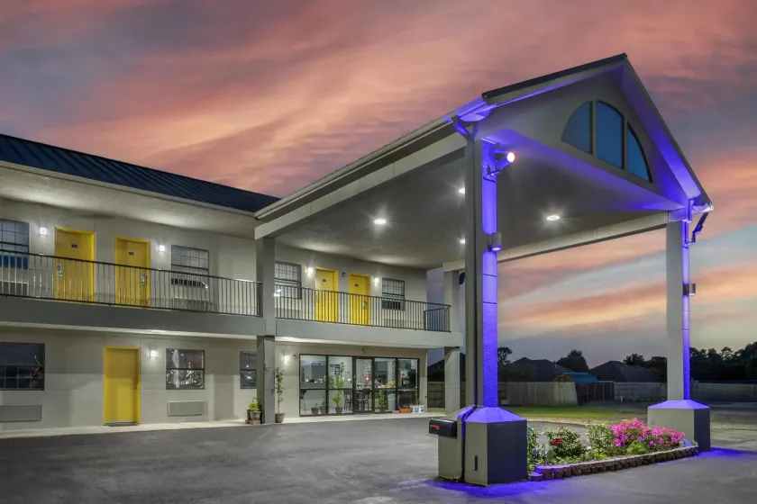 SureStay Hotel by Best Western McAlester - Image 1