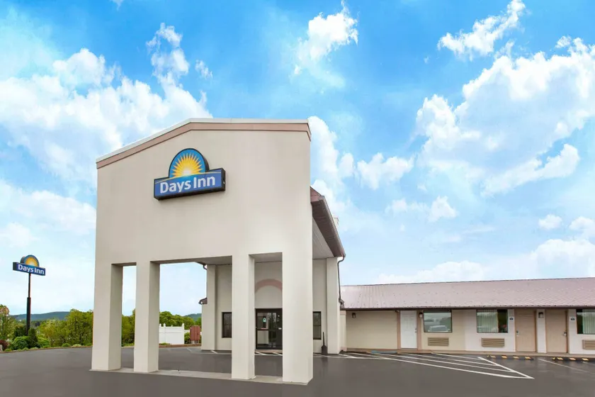 Days Inn by Wyndham Grantville - Image 1