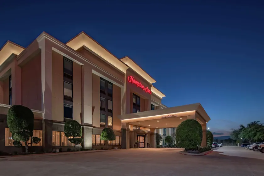 Hampton Inn Waco - Image 1