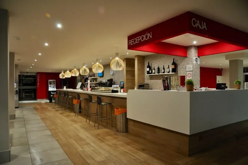 Hostal Restaurante Paco - Image 1