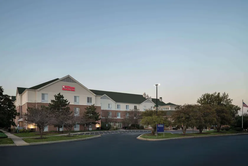 Hilton Garden Inn St. Charles - Image 1