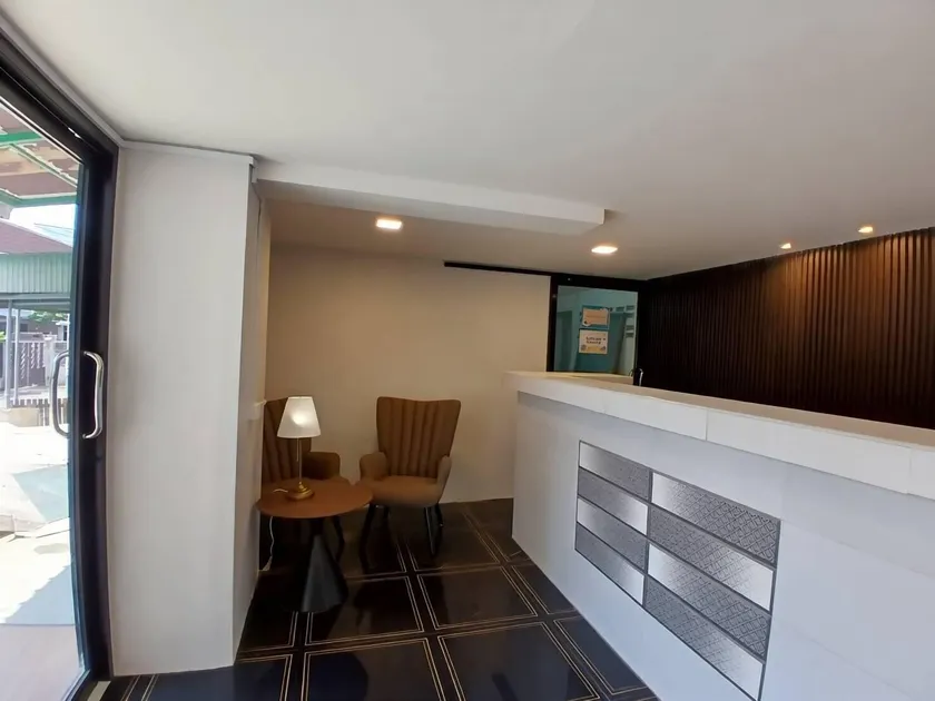 Yoosabai Hostel And Guesthouse - Image 1