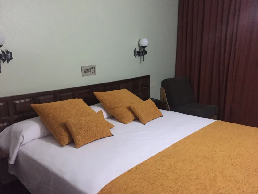 Hotel Folch - Image 1