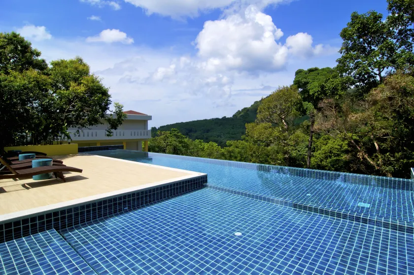 Grand Bleu Ocean View Pool Suite - Image 1