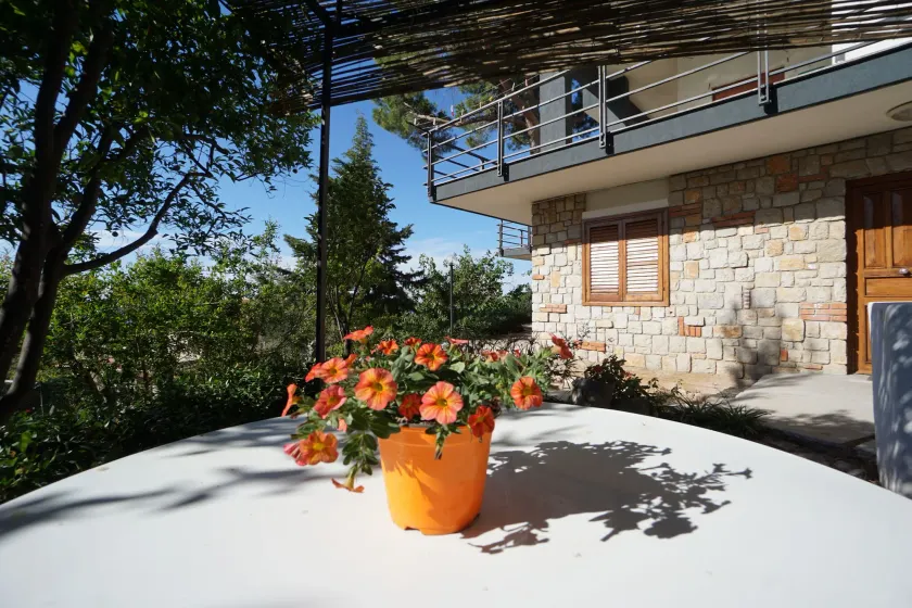 Nut House Apartment Near the sea in a Villa With Garden - Image 1
