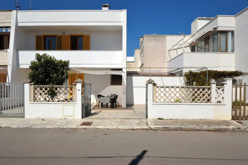 Air-conditioned Yoko Holiday Home for 5 Guests - Image 1