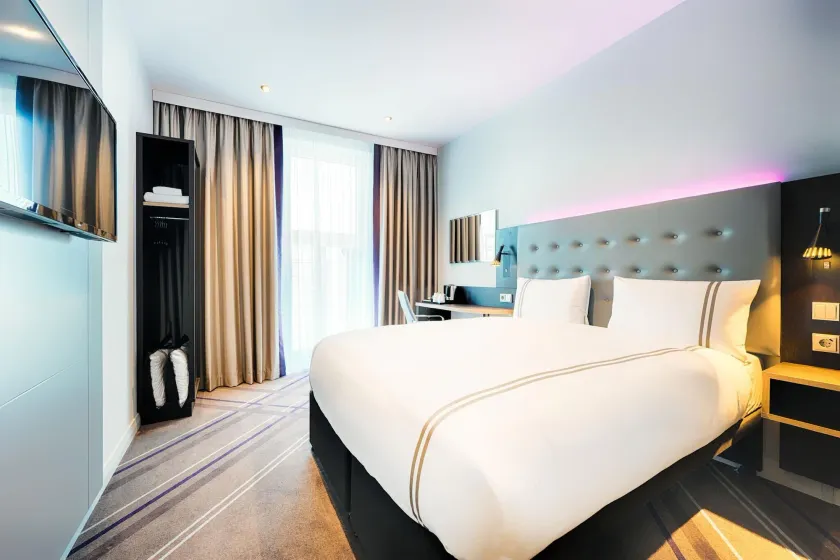 Premier Inn Dresden City Prager Straße - Image 1