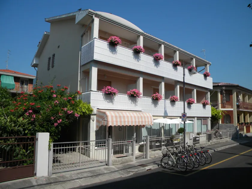 Hotel Eliani - Image 1