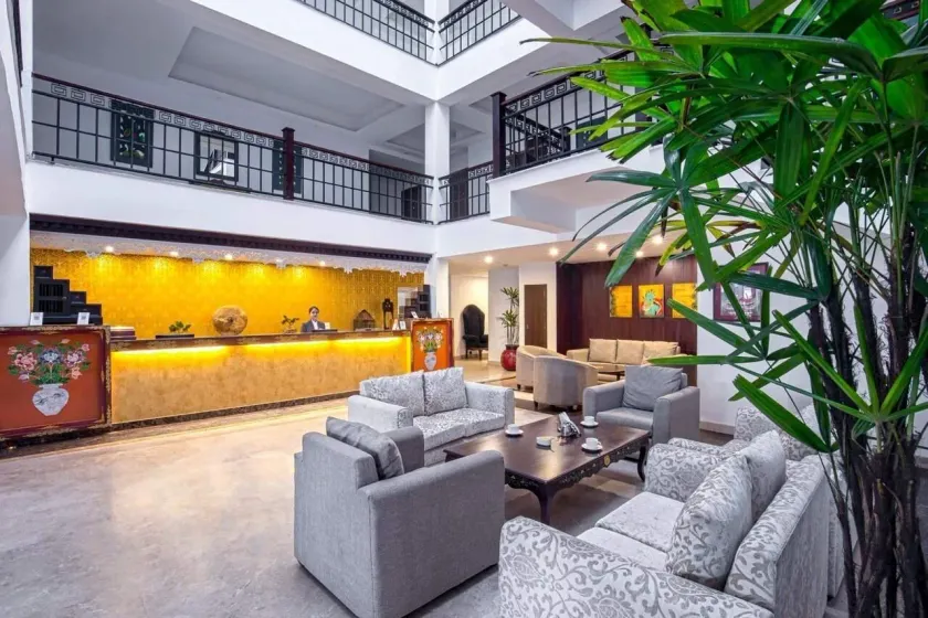 The Fern Denzong Hotel & Spa Gangtok - Lobby sitting area