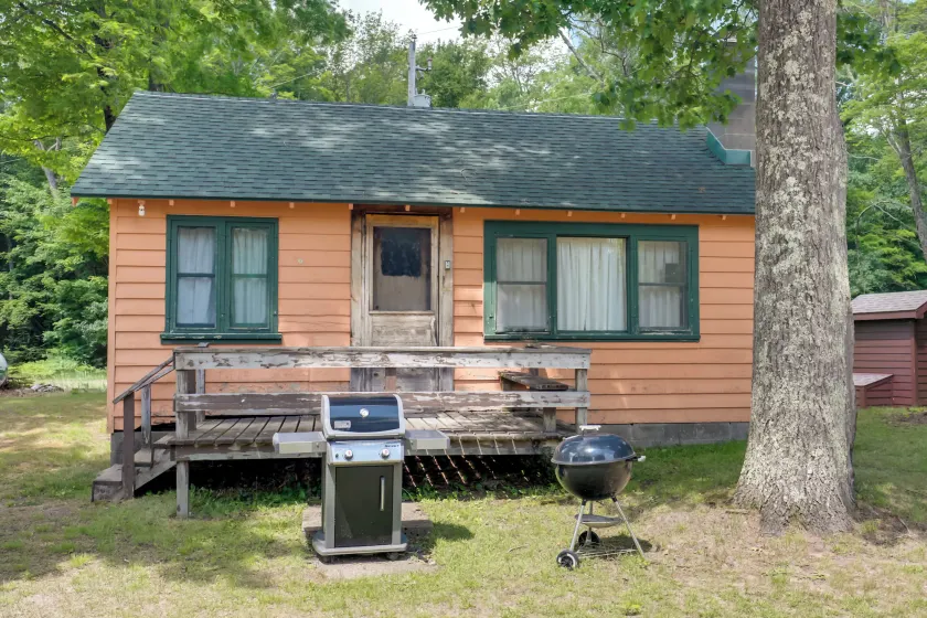 South Twin Lake Cabin w/ Dock, Steps to Water - Image 1