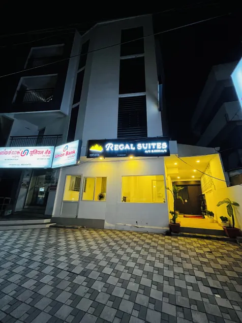 REGAL SUITES - Image 1