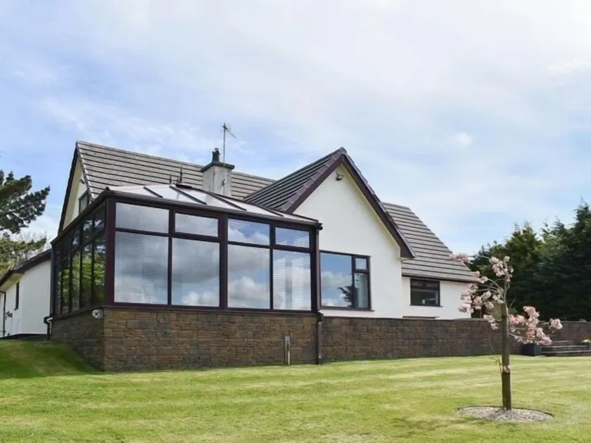 Cae Coch - Image 1