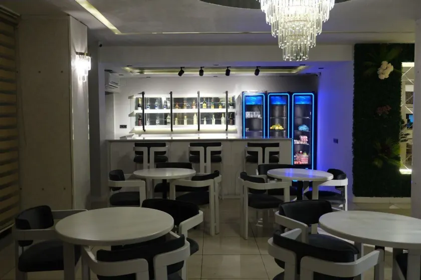 Grand Diamond Hotel - Image 1