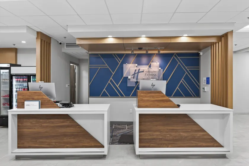 Holiday Inn Express & Suites Chicago West - Oak Park by IHG - Resepsjon