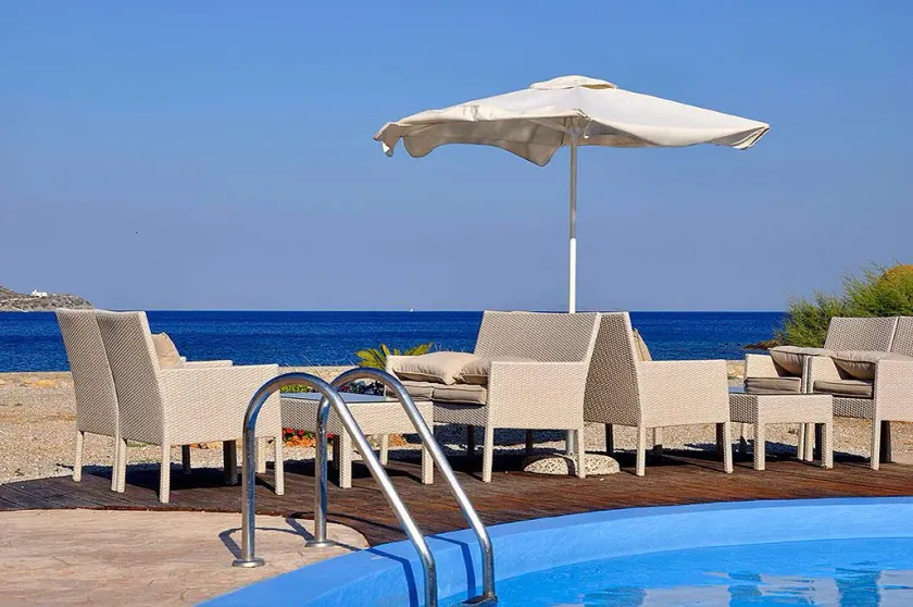 Tony's Beach Hotel - Image 1
