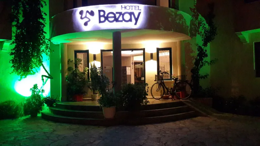 Bezay Hotel - Image 1