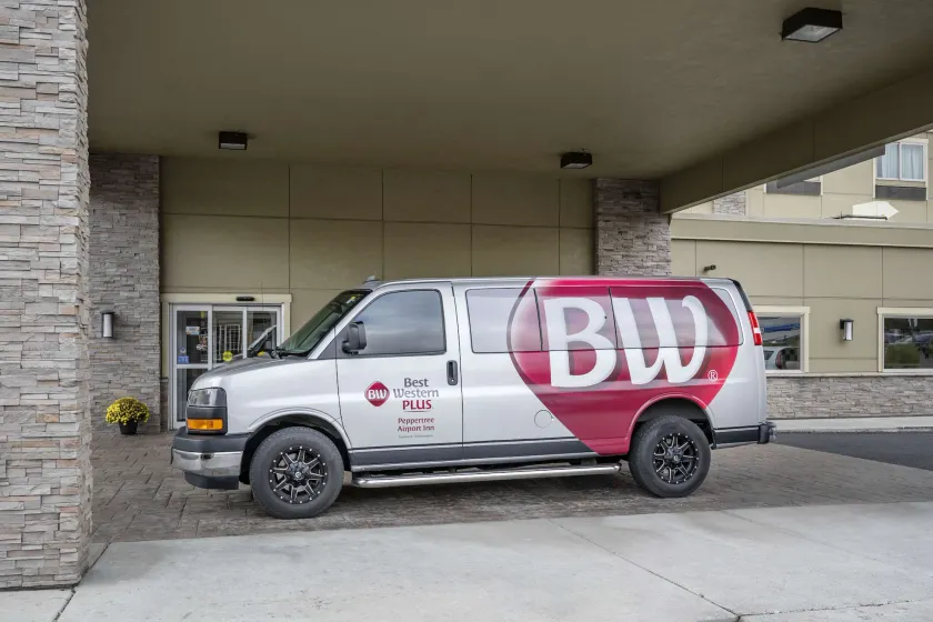 Best Western PLUS Peppertree Airport Inn - Image 1