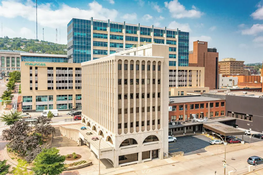 Force on 5th Avenue Hotel - Image 1