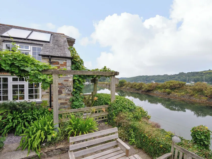 Island House - Image 1