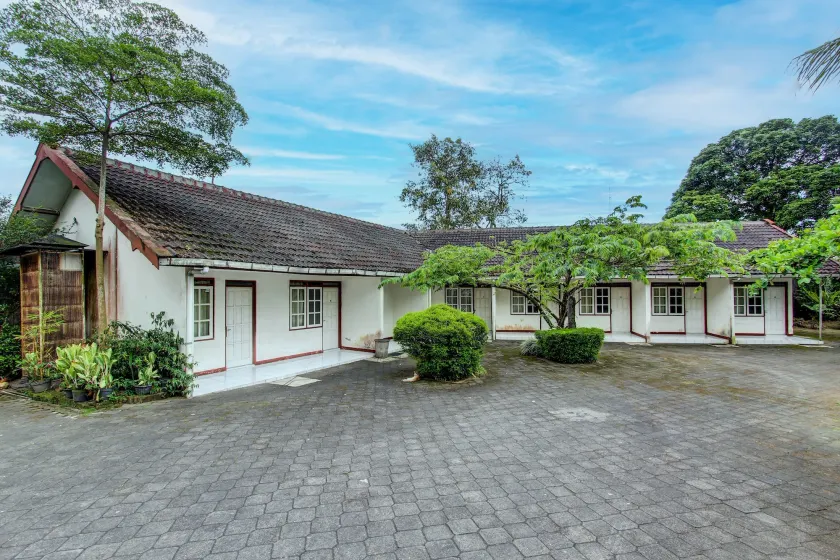 Hotel O Asta Guesthouse - Image 1
