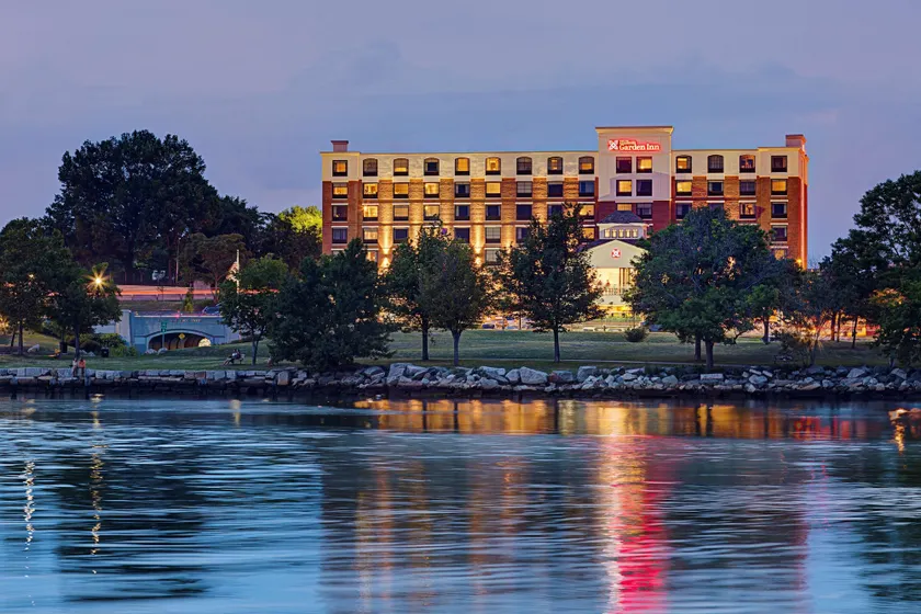 Hilton Garden Inn Providence - Image 1