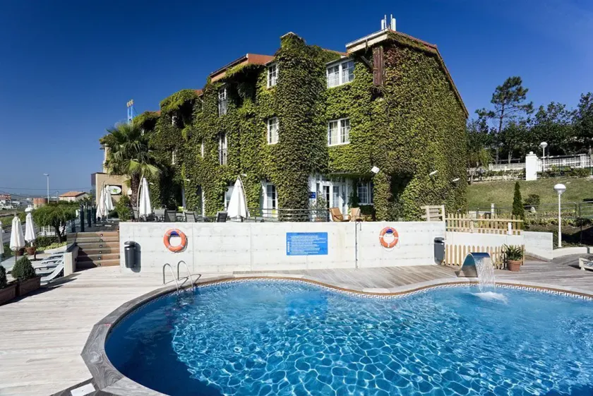 Hotel Arha Villa de Suances - Image 1
