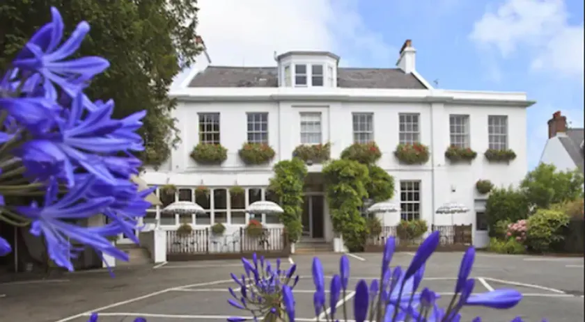 La Collinette Hotel, Cottages & Apartments - Image 1