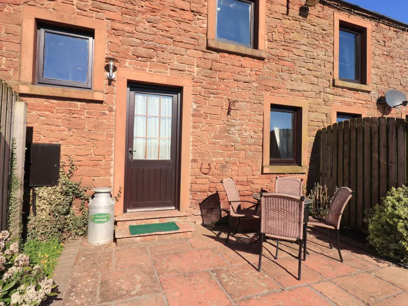 Horseshoe Cottage - Image 1