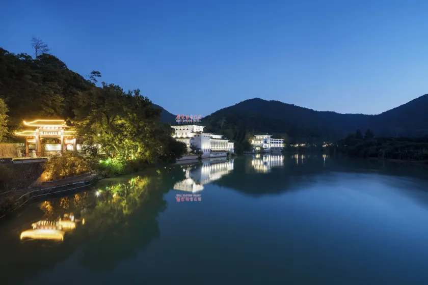 Guangdong Hot Spring Hotel - Image 1