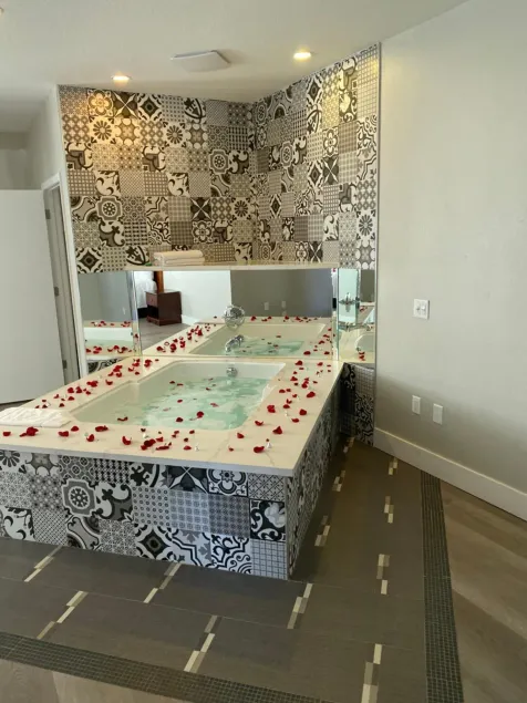 Mid City Inn Suites Pico Rivera , Los Angeles Area - Image 1