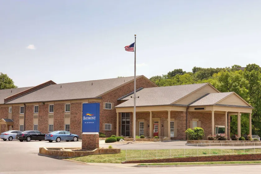 Baymont by Wyndham Kansas City KU Medical Center - Image 1